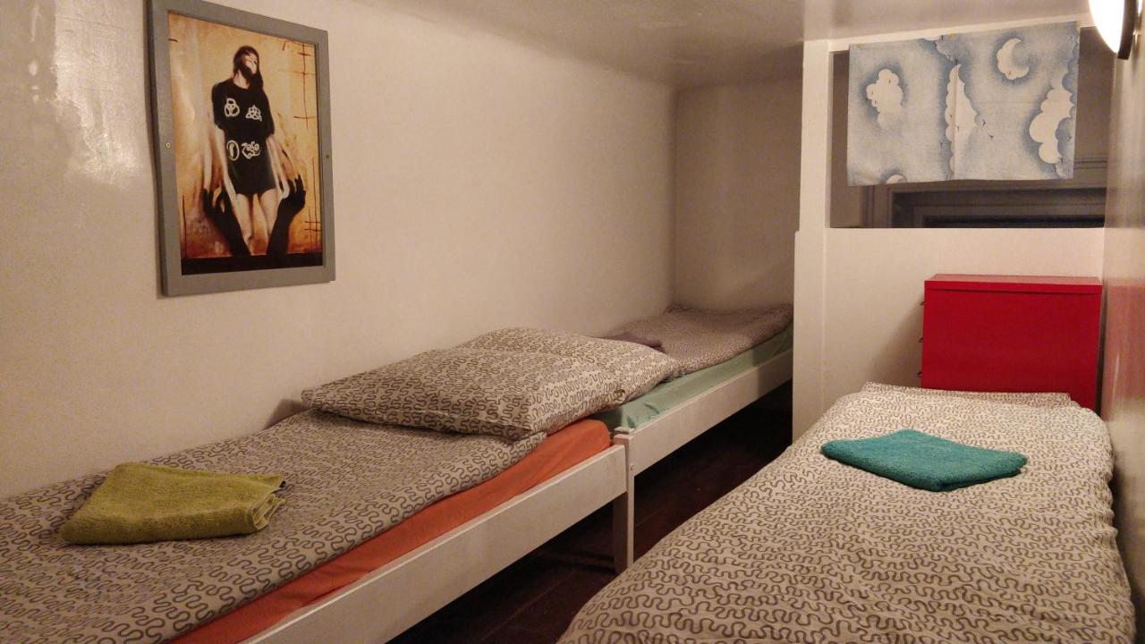 Prague "Above Train Central" Hostel Eksteriør bilde